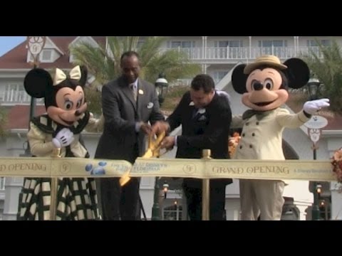 Mickey &amp; Minnie cut the ribbon at The Villas at Disney&#039;s Grand Floridian Resort and Spa