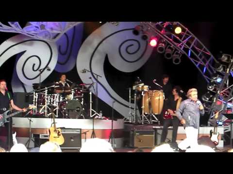 Davy Jones sings &quot;I&#039;m a Believer&quot; at Epcot&#039;s Flower Power