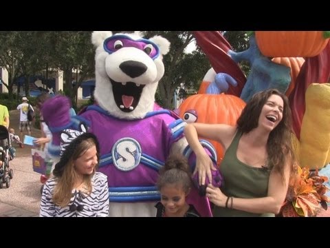 Attractions - The Show - Oct. 10, 2013 - Food &amp; Wine Festival, SeaWorld Spooktacular and latest news