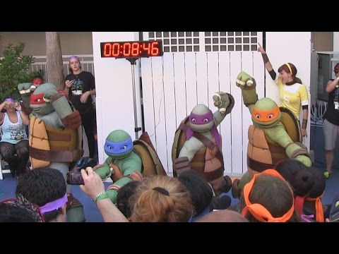 Teenage Mutant Ninja Turtle fans help break Guinness World Record at Nick Hotel