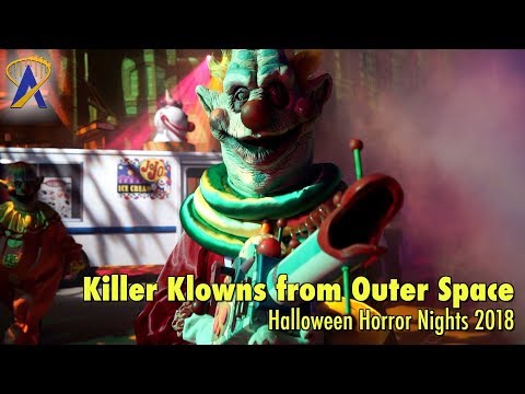 Killer Klowns from Outer Space Scare Zone at Halloween Horror Nights 2018