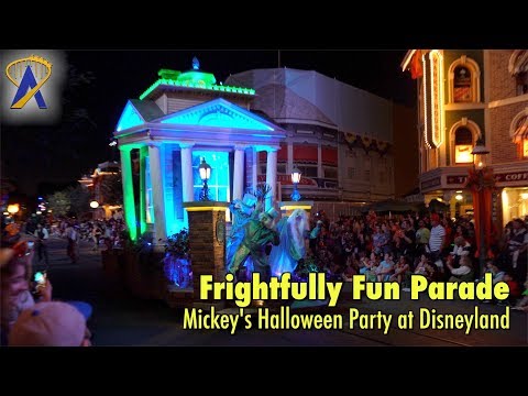 FULL 4K Frightfully Fun Parade during Mickey&#039;s Halloween Party at Disneyland