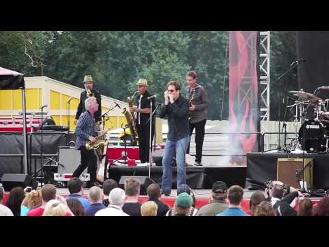 Huey Lewis and The News singing &#039;Heart of Rock &amp; Roll&#039; at Busch Gardens Bands Brew &amp; BBQ