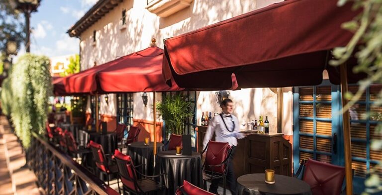Hollywood Brown Derby opens new outdoor lounge at Disney’s Hollywood Studios