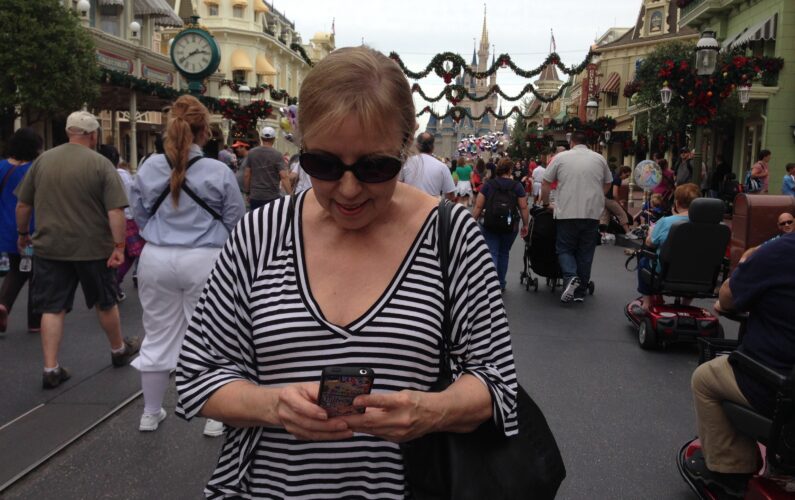 mobile phone in parks