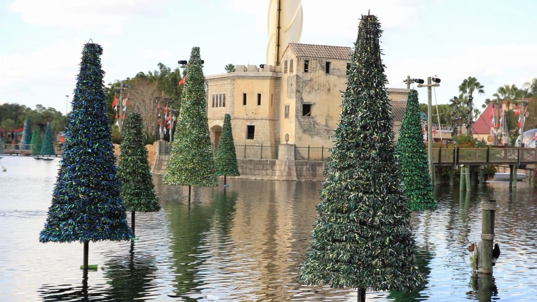 Photo Finds: Christmas Decorations at SeaWorld – Dec. 2, 2014