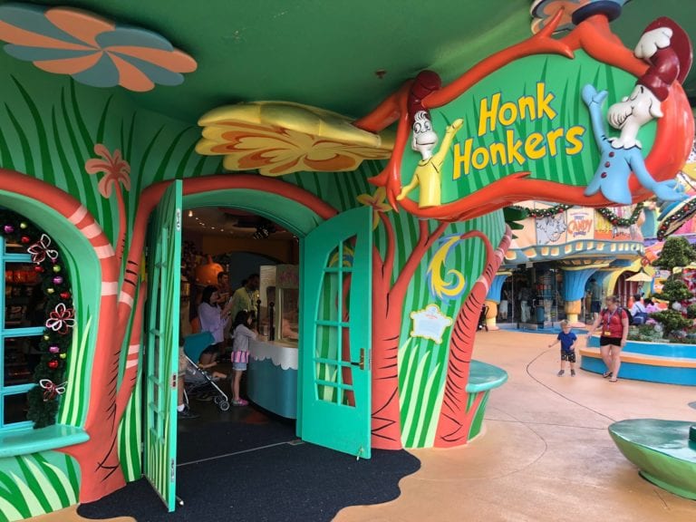 Honk Honkers customized cotton candy shop now open at Universal's