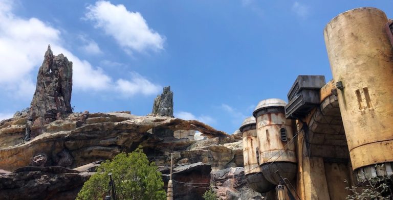 Braving the first day of Star Wars: Galaxy’s Edge with no reservations