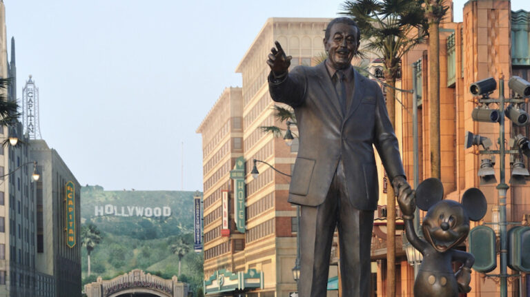 Close-up on the history of the Partners statue at Walt Disney Studios Park