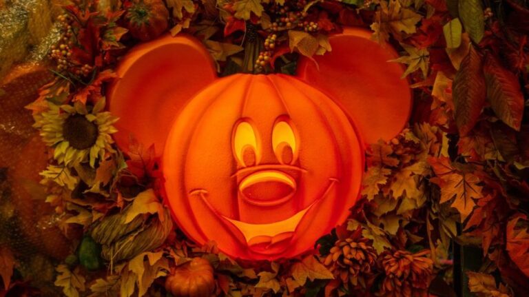 Halloween décor returns to Magic Kingdom on Sept. 15, guests allowed to wear costumes