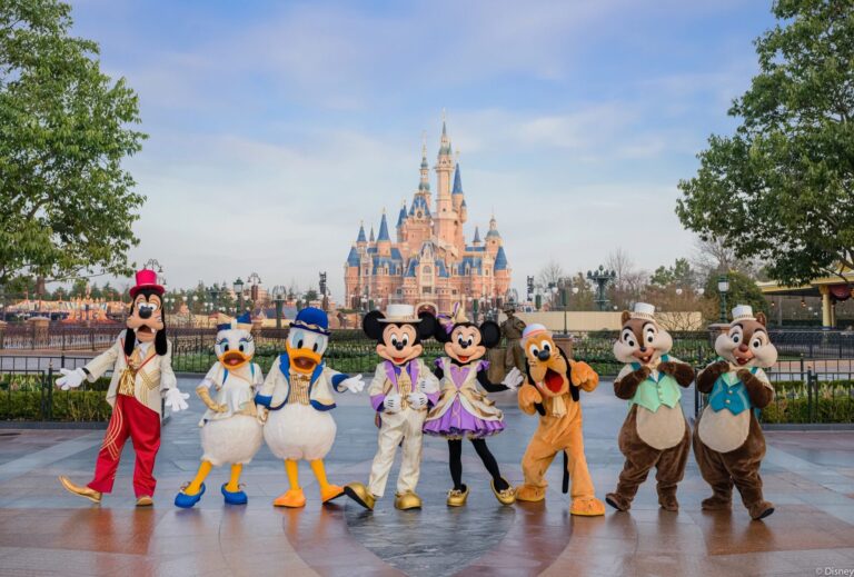 Shanghai Disney Resort unveils 5th birthday character costumes