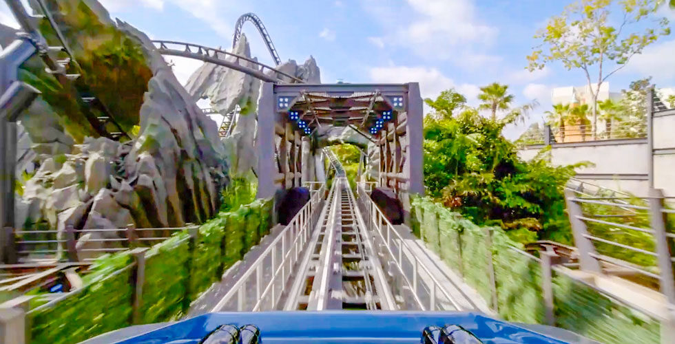 Front row POV footage of Universal Jurassic World VelociCoaster