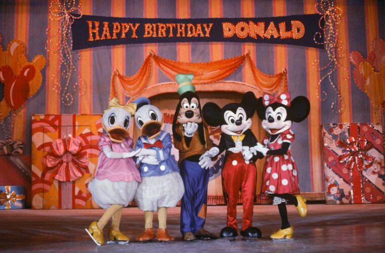 Disney on Ice Happy Birthday Donald