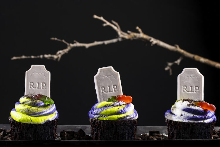 graveyard cupcakes