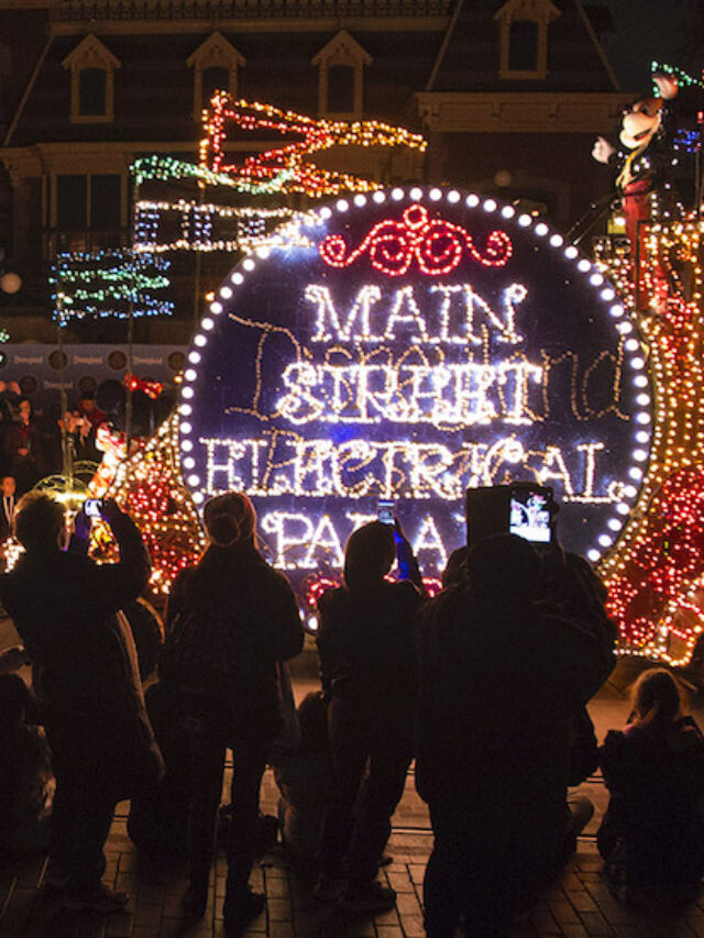 The return of the Main Street Electrical Parade…again – DePaoli on DeParks Story