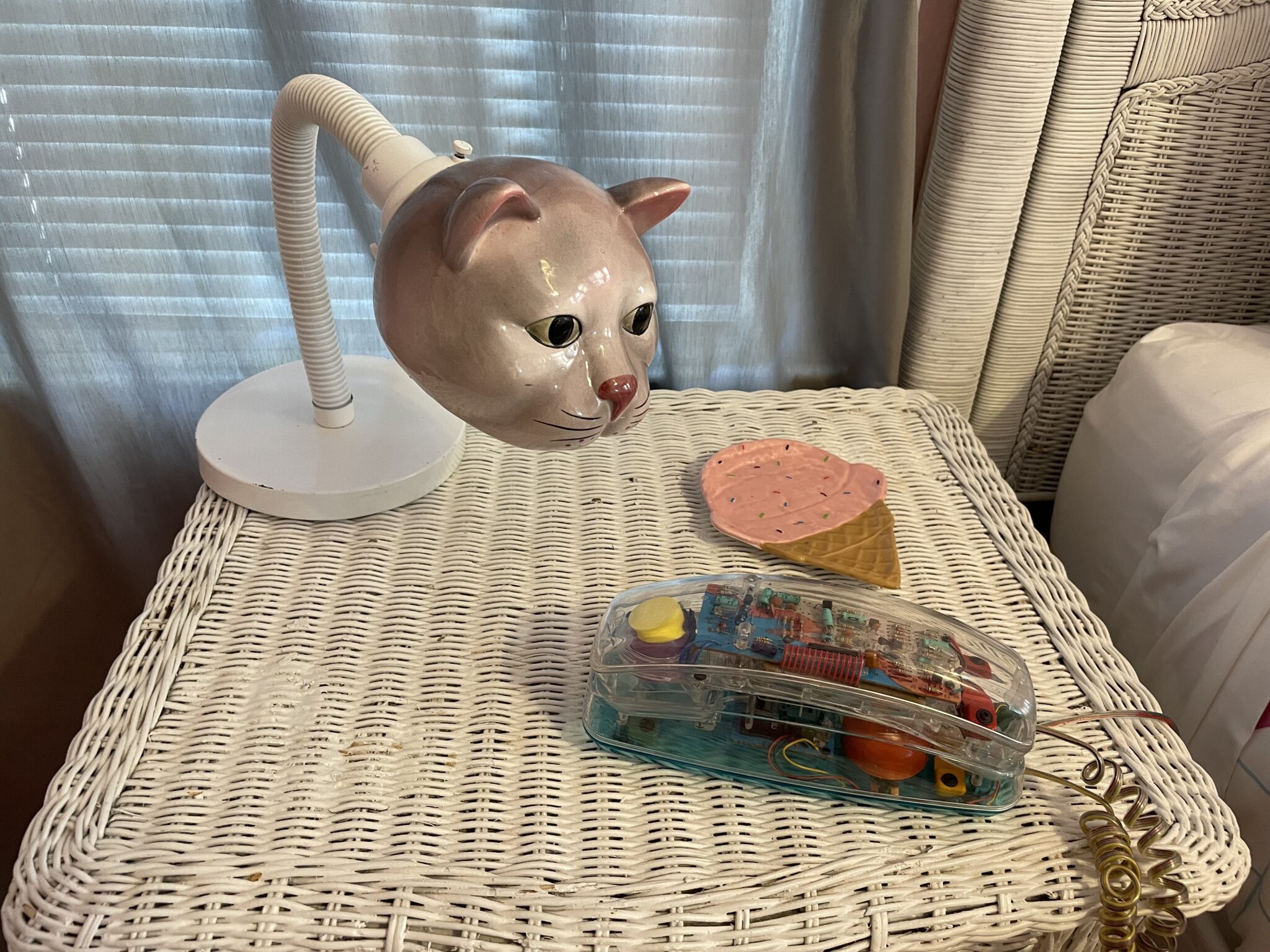 Nostalgic Airbnbs in Dallas, Texas give you a taste of the '80s and '90s