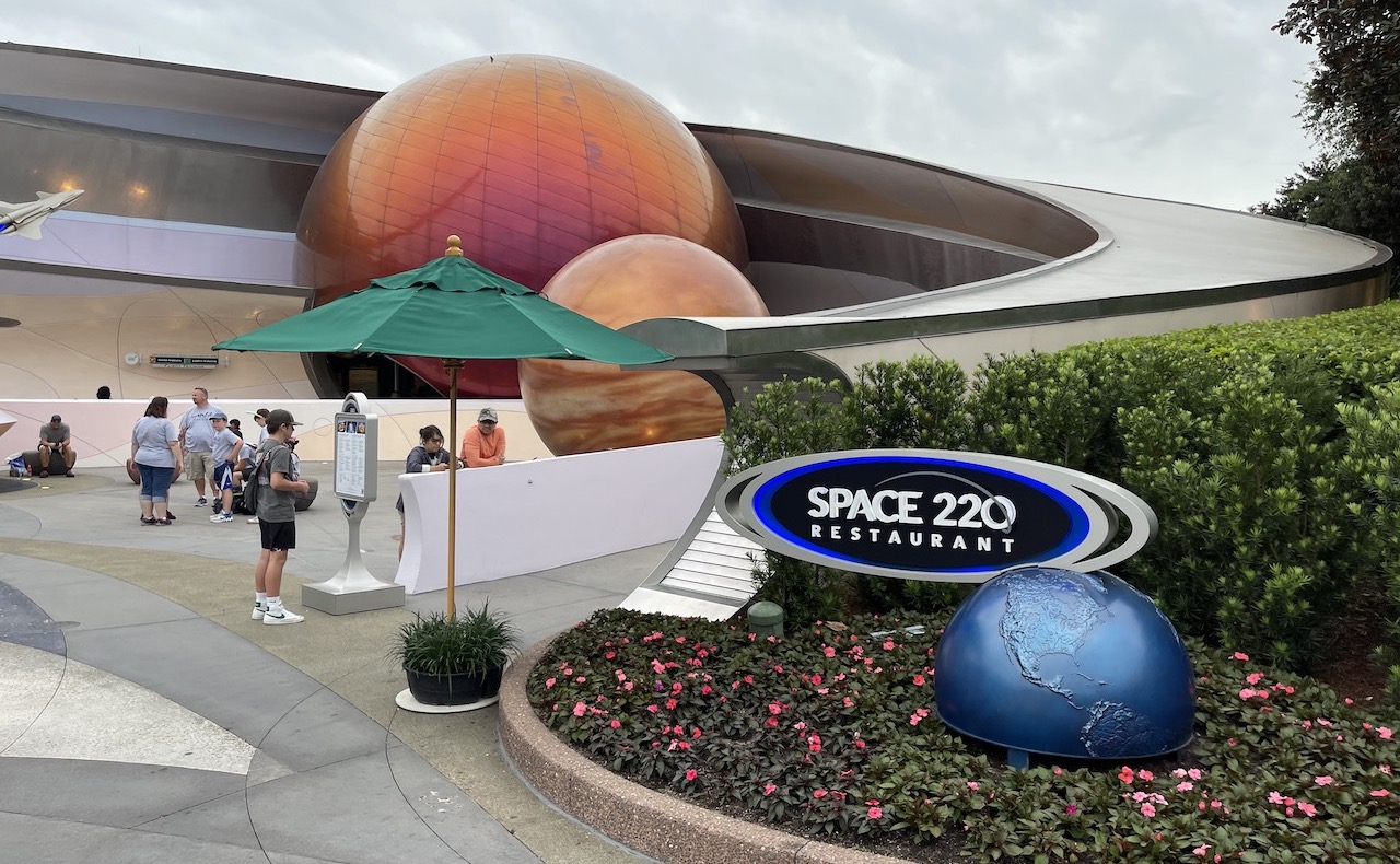 Space 220 Restaurant entrance