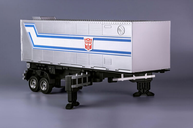 optimus prime robot trailer and roller vechicle
