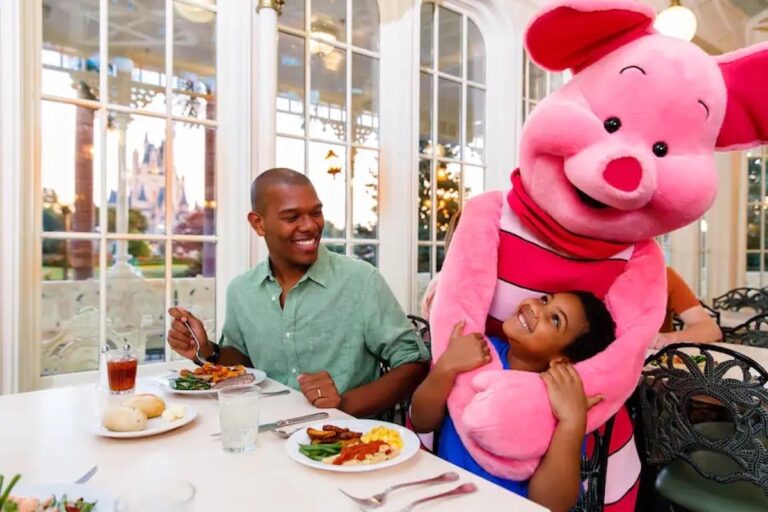 More character dining experiences are returning to Disney World