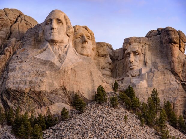 Which U.S. attractions do tourists and locals disagree on - Mount Rushmore