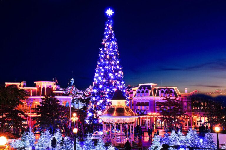 What’s happening for Christmas at Disneyland Paris