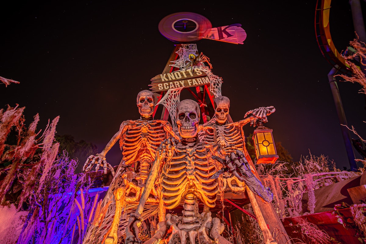 Knott's Scary Farm skeleton decor