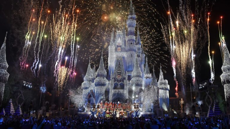 ‘Tis the season for ‘The Wonderful World of Disney: Magical Holiday Celebration’