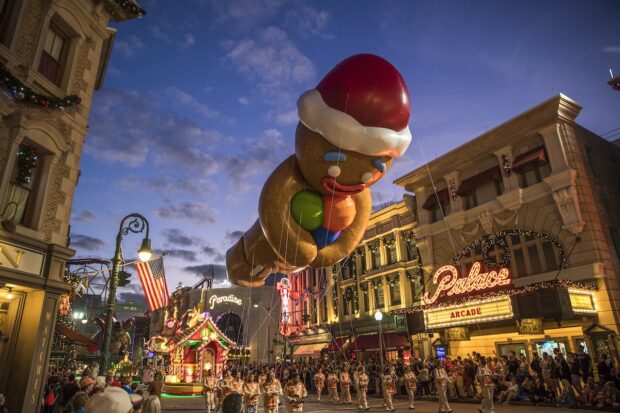 Universal Orlando Universal's Holiday Parade featuring Macy's