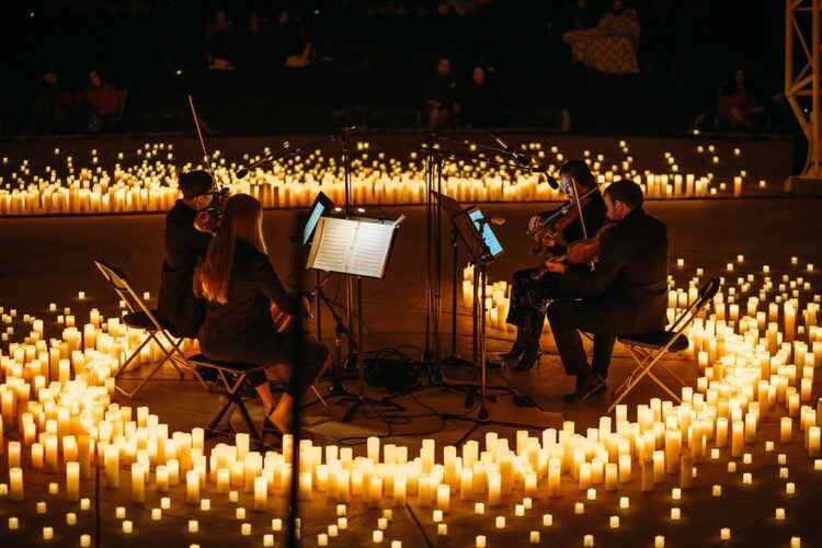 Candlelight 100 Years of Warner Bros.