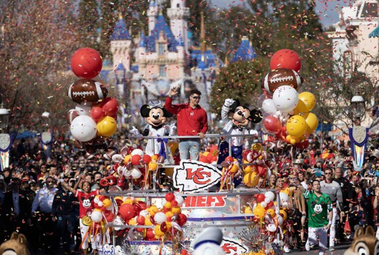 Patrick Mahomes went to Disneyland!