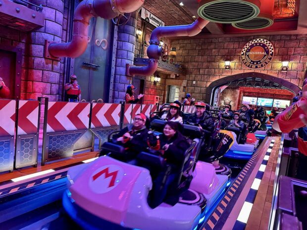 Super Nintendo World at Universal Studios Hollywood - Mario Kart