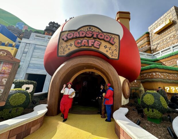 Super Nintendo World at Universal Studios Hollywood - Toadstool Cafe