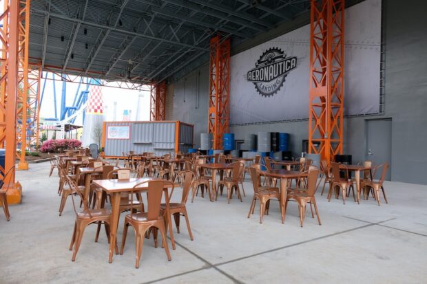 Southern Star Aviation Brewery in Aeronautica Landing at Carowinds