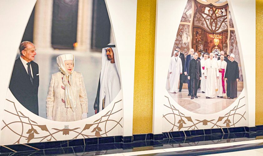Famous leaders seen visiting the Grand Mosque. 