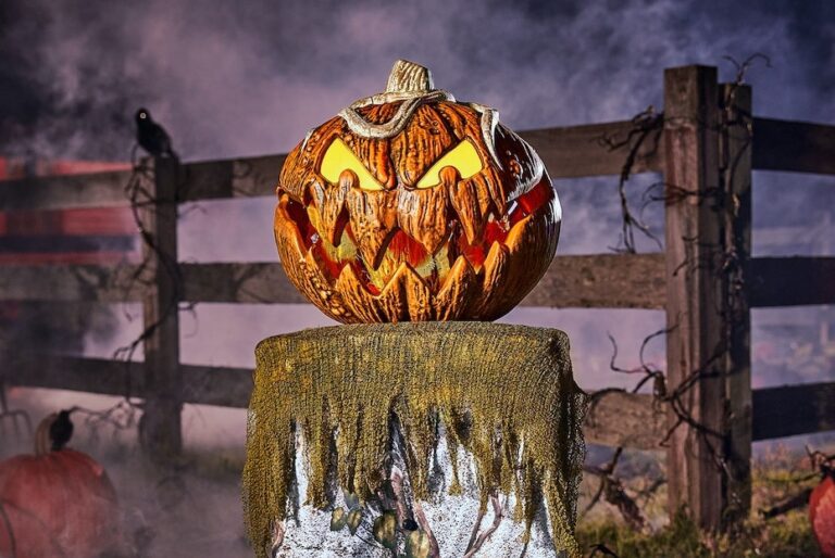 Get ‘a head’ on spooky season with Spirit Halloween animatronics