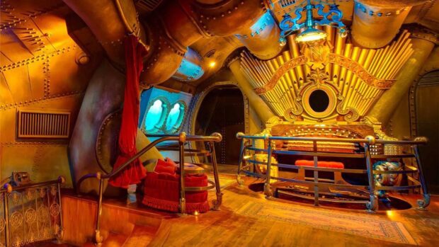 Mystères du Nautilus at Disneyland Paris - Organ