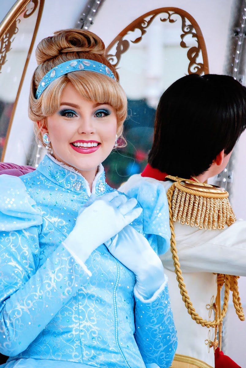 Cinderella in Mickey's Once Upon a Christmastime Parade