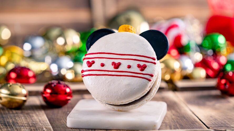 Mickey ornament macaron at Disneyland 2023