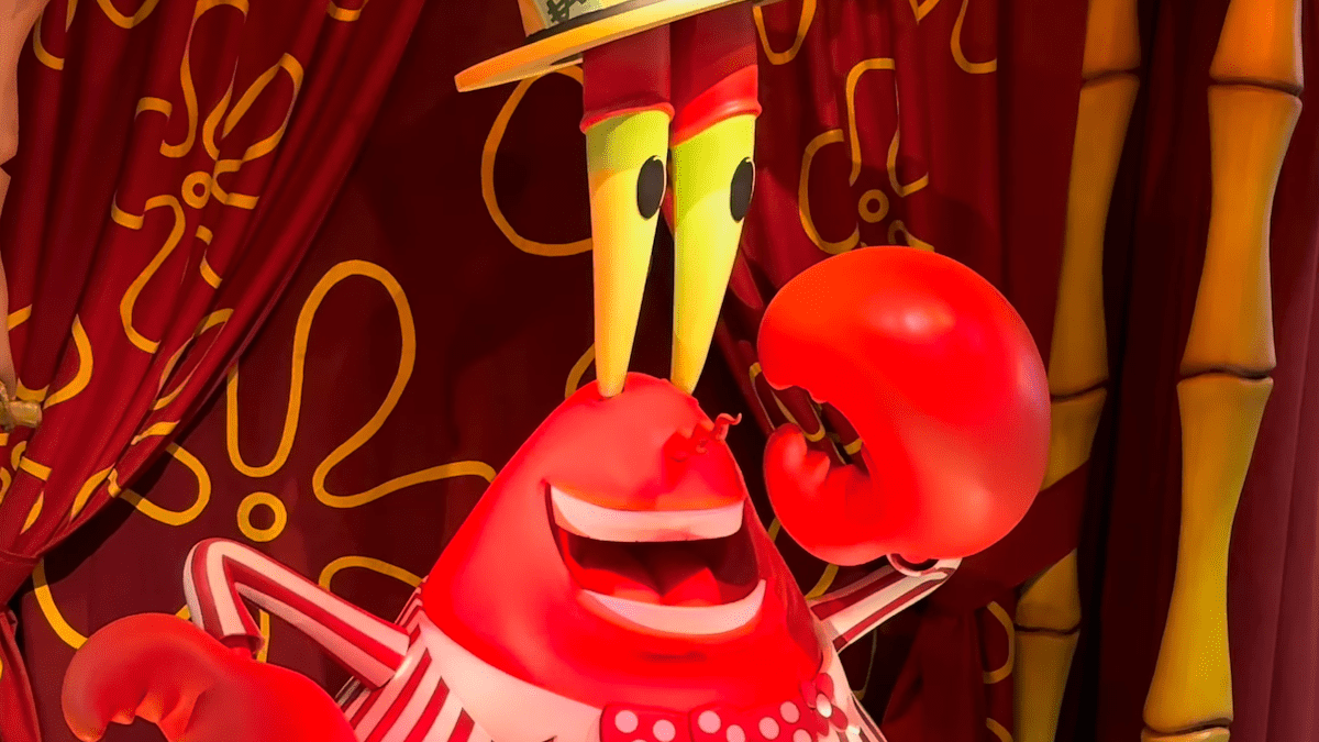 Mr. Krabs animatronic in SpongeBob's Crazy Carnival Ride