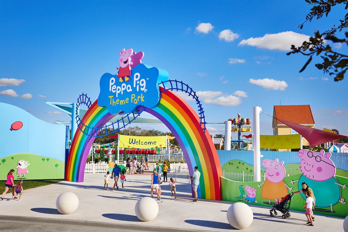 Peppa-Pig-Theme-Park-Texas-Entrance-Arch-Photo-couresy-of-Peppa-Pig-Theme-Park