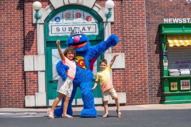 Elmo's Furry Fun Fest Weekends - Grover