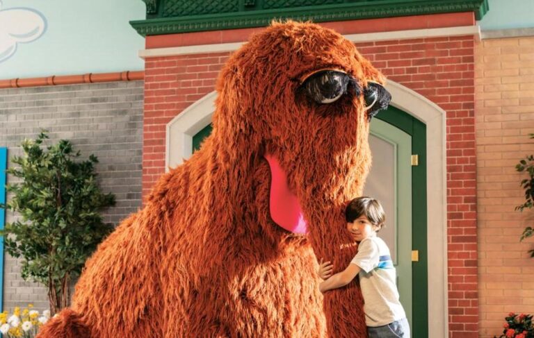 Mr. Snuffleupagus is real! Meet him at SeaWorld Orlando for Sesame Street Land’s 5th birthday
