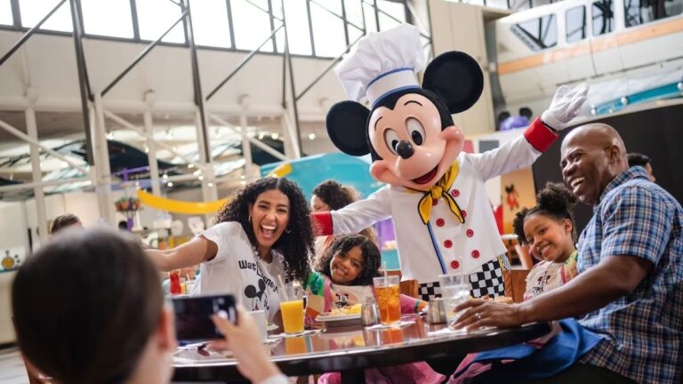 Disney+ subscribers can dine for free at Walt Disney World