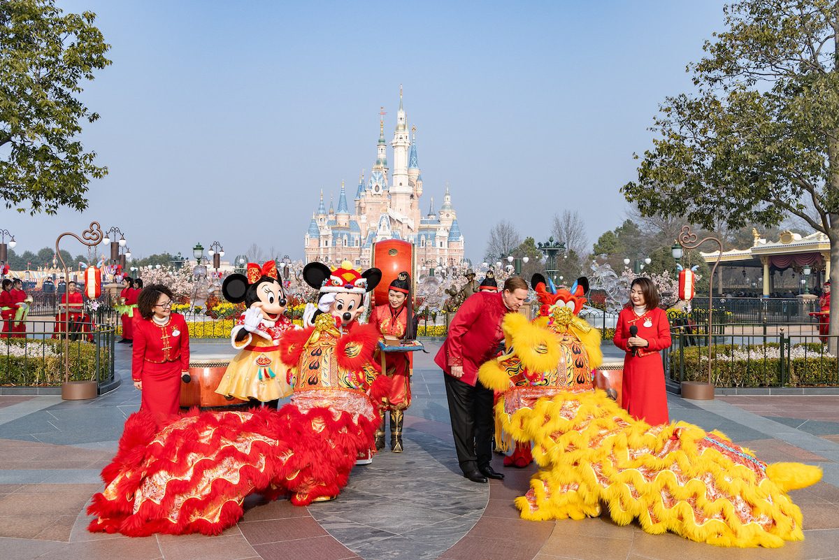 Minnie and Mickey at Shanghai Disneyland