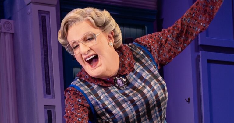 Theater Review: ‘Mrs. Doubtfire’ presents something new while bringing the nostalgia