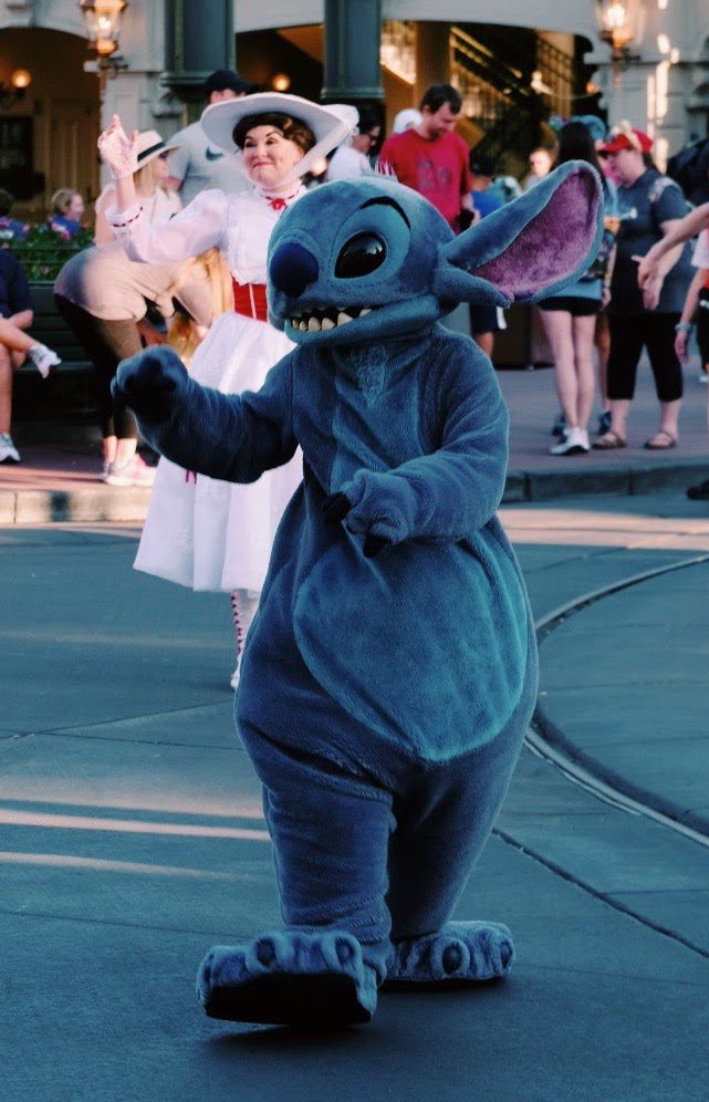 Stitch - Disney Adventure Friends Cavalcade - Magic Kingdom