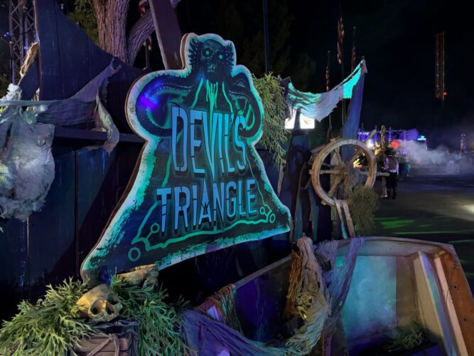 Six Flags Fright Fest Extreme review at Magic Mountain