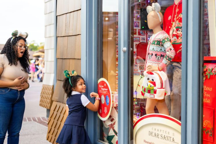Disney Springs holiday MagicBand window
