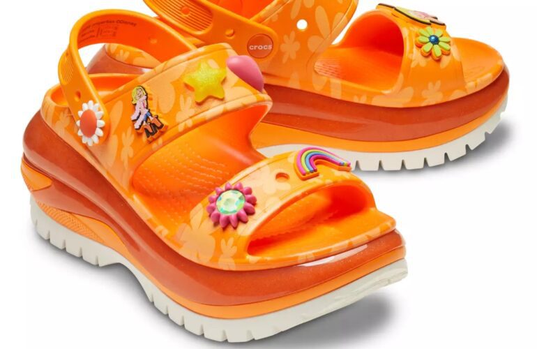 Lizzie McGuire Crocs clogs