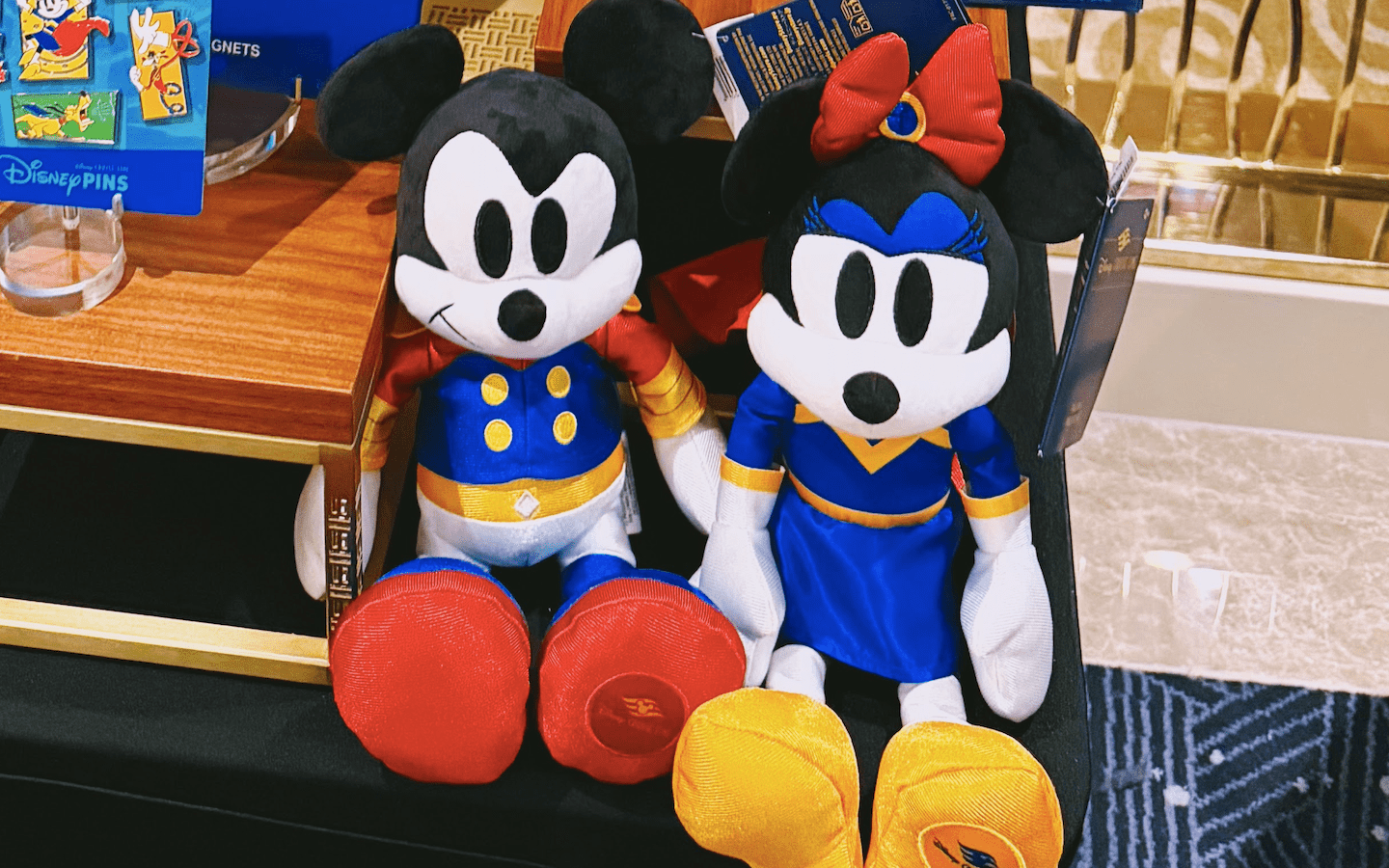 Hyrdro Heroes Minnie merchandise
